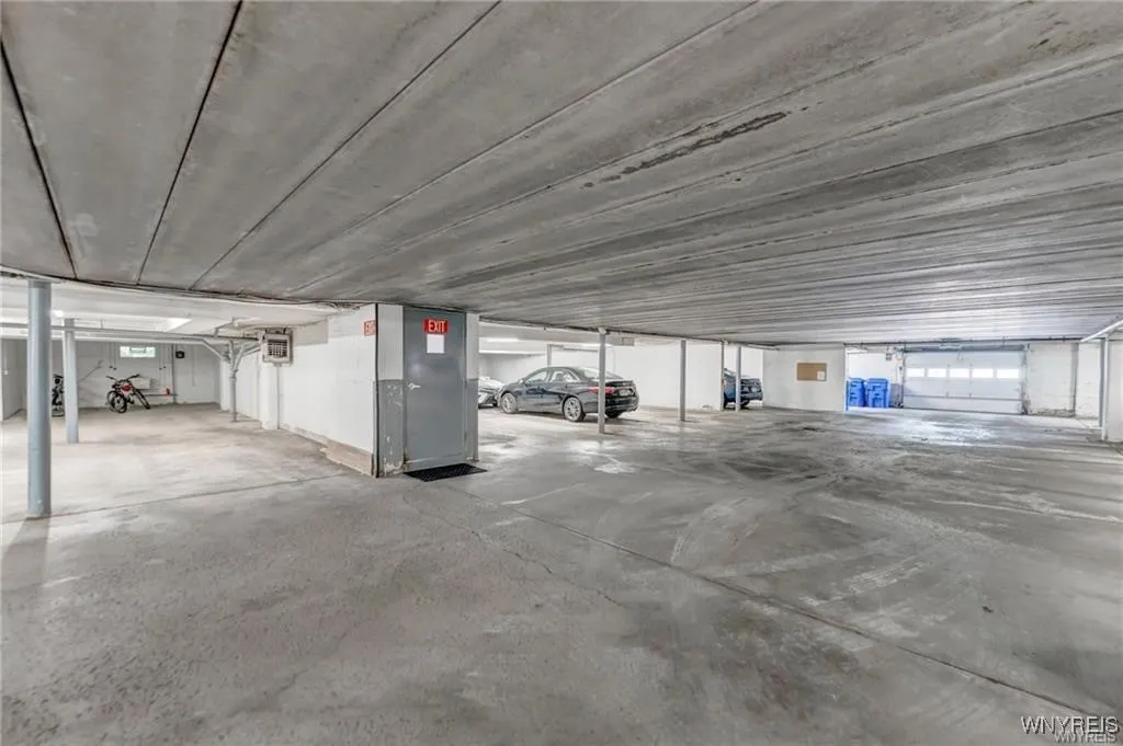 Garage parking 2 spots