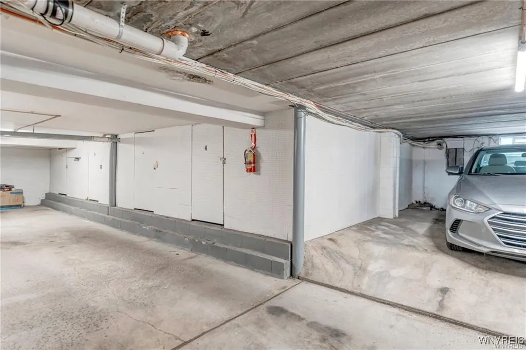 Garage parking 2 spots