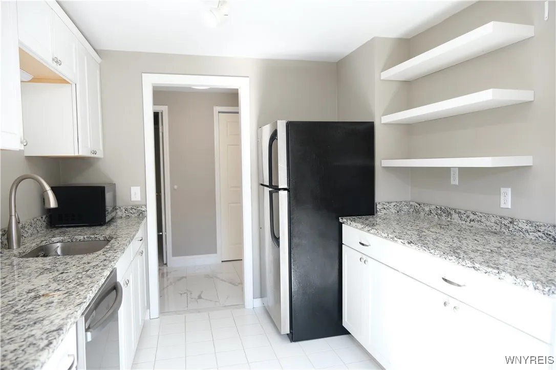 32 Bernhardt Drive 4, Amherst, New York 14226, Amherst, New York 14226, 3 Bedrooms Bedrooms, 7 Rooms Rooms,2 BathroomsBathrooms,Residential Lease,For Rent,32 Bernhardt Drive 4, Amherst, New York 14226,0,B1643734
