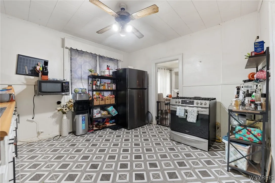 226 Kirby Avenue, Lackawanna, New York 14218, Lackawanna, New York 14218, 9 Bedrooms Bedrooms, ,3 BathroomsBathrooms,Residential,For Sale,226 Kirby Avenue, Lackawanna, New York 14218,0,B1642127