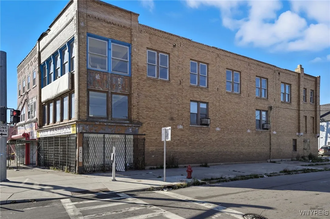 1058 Broadway Street, Buffalo, New York 14212, Buffalo, New York 14212, ,Commercial Sale,For Sale,1058 Broadway Street, Buffalo, New York 14212,0,B1642339