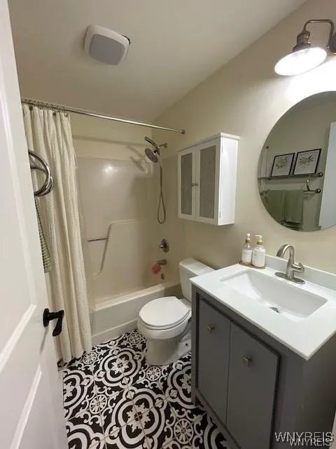 3 Apollo Drive, Amherst, New York 14228, Amherst, New York 14228, 2 Bedrooms Bedrooms, 5 Rooms Rooms,2 BathroomsBathrooms,Residential Lease,For Rent,3 Apollo Drive, Amherst, New York 14228,0,B1643730