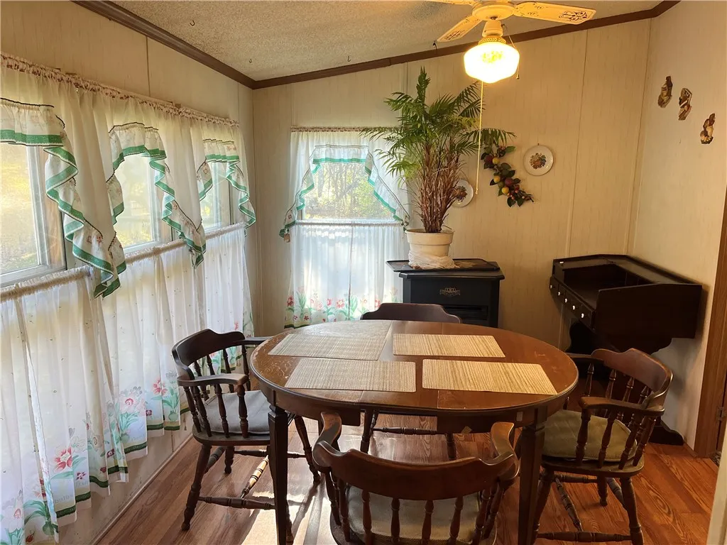 Breakfast room