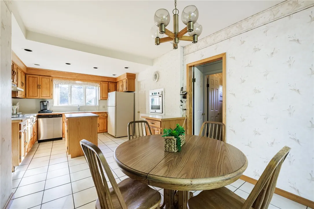 25 Druid Hill Park, Irondequoit, New York 14609, Irondequoit, New York 14609, 3 Bedrooms Bedrooms, 9 Rooms Rooms,1 BathroomBathrooms,Residential,For Sale,25 Druid Hill Park, Irondequoit, New York 14609,0,R1643222