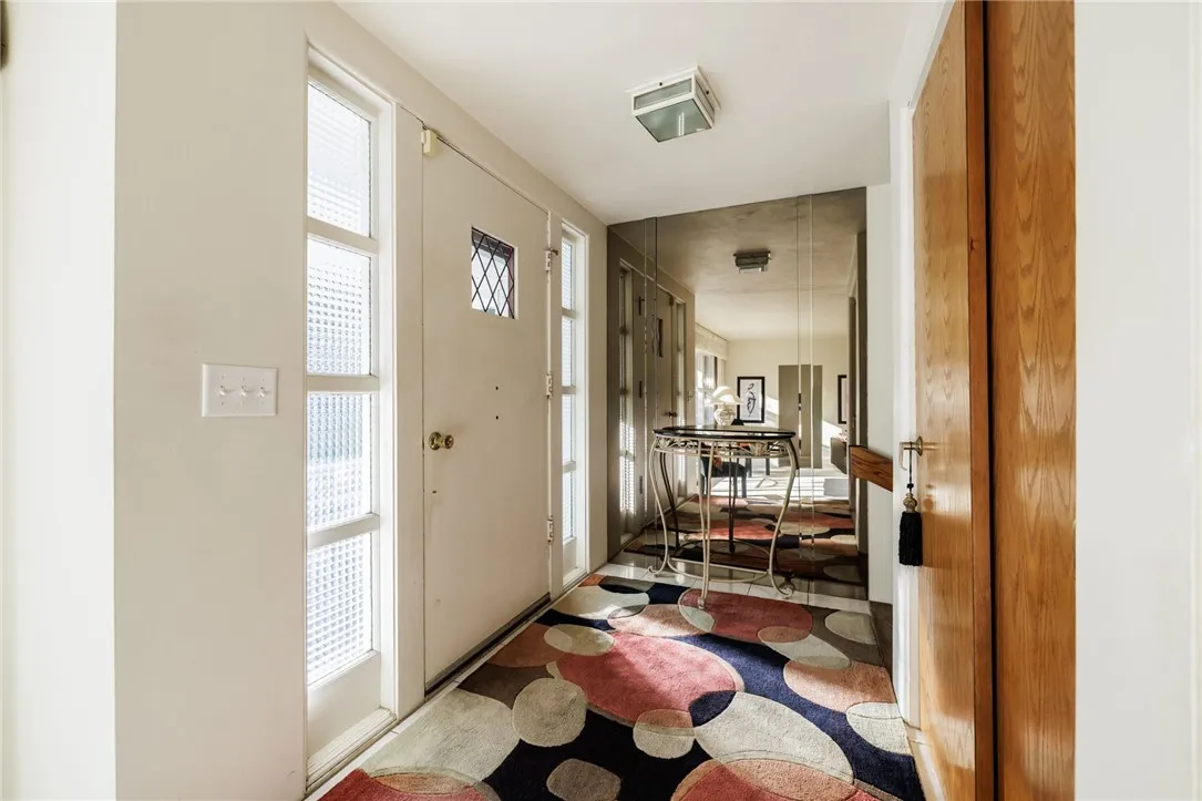 25 Druid Hill Park, Irondequoit, New York 14609, Irondequoit, New York 14609, 3 Bedrooms Bedrooms, 9 Rooms Rooms,1 BathroomBathrooms,Residential,For Sale,25 Druid Hill Park, Irondequoit, New York 14609,0,R1643222