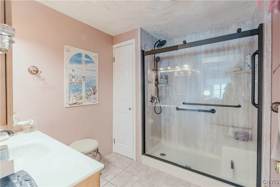 full bathroom near living room