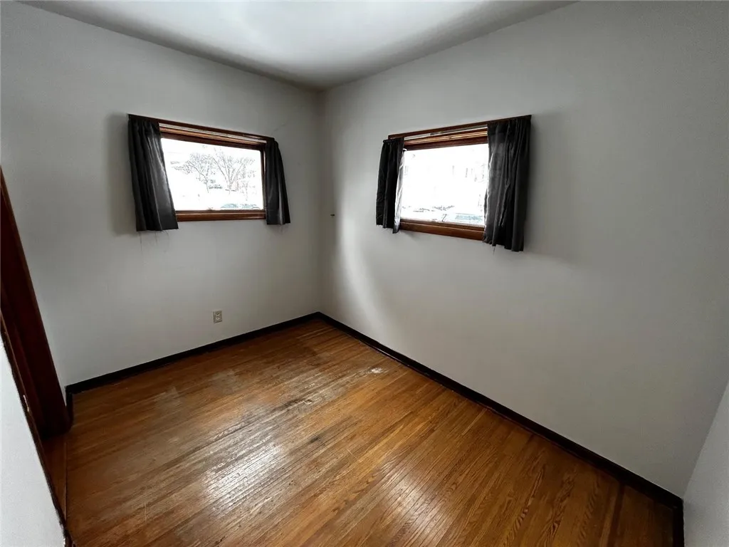 850 Glide Street, Rochester, New York 14606, Rochester, New York 14606, 2 Bedrooms Bedrooms, 5 Rooms Rooms,1 BathroomBathrooms,Residential Lease,For Rent,850 Glide Street, Rochester, New York 14606,0,R1643060