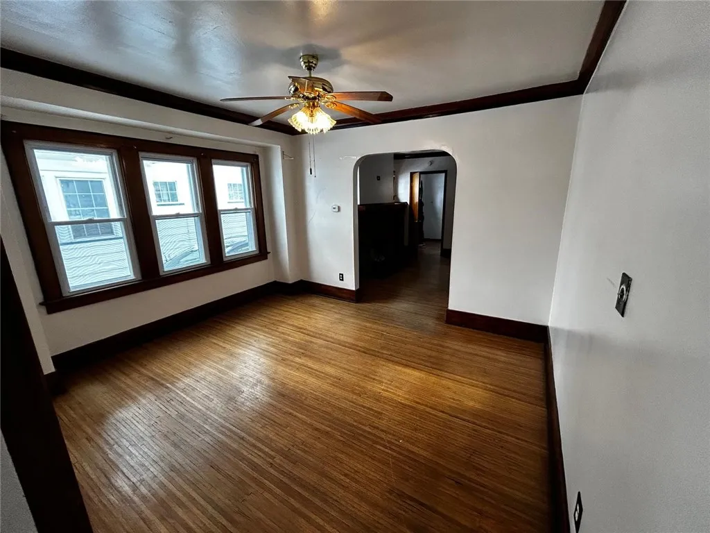 850 Glide Street, Rochester, New York 14606, Rochester, New York 14606, 2 Bedrooms Bedrooms, 5 Rooms Rooms,1 BathroomBathrooms,Residential Lease,For Rent,850 Glide Street, Rochester, New York 14606,0,R1643060