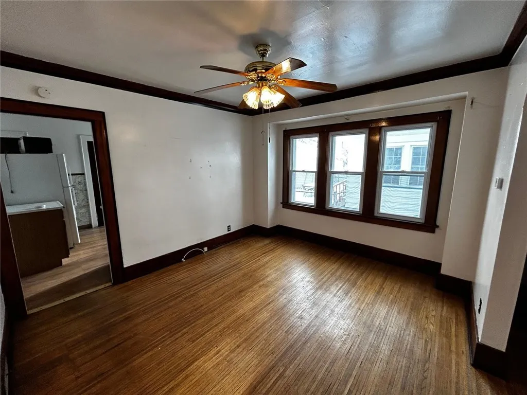 850 Glide Street, Rochester, New York 14606, Rochester, New York 14606, 2 Bedrooms Bedrooms, 5 Rooms Rooms,1 BathroomBathrooms,Residential Lease,For Rent,850 Glide Street, Rochester, New York 14606,0,R1643060