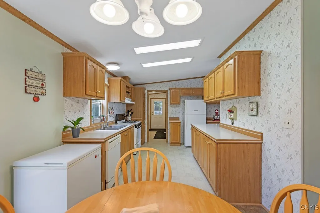6313 Schepp Road, Manlius, New York 13082, Manlius, New York 13082, 3 Bedrooms Bedrooms, 5 Rooms Rooms,2 BathroomsBathrooms,Residential,For Sale,6313 Schepp Road, Manlius, New York 13082,0,S1643700