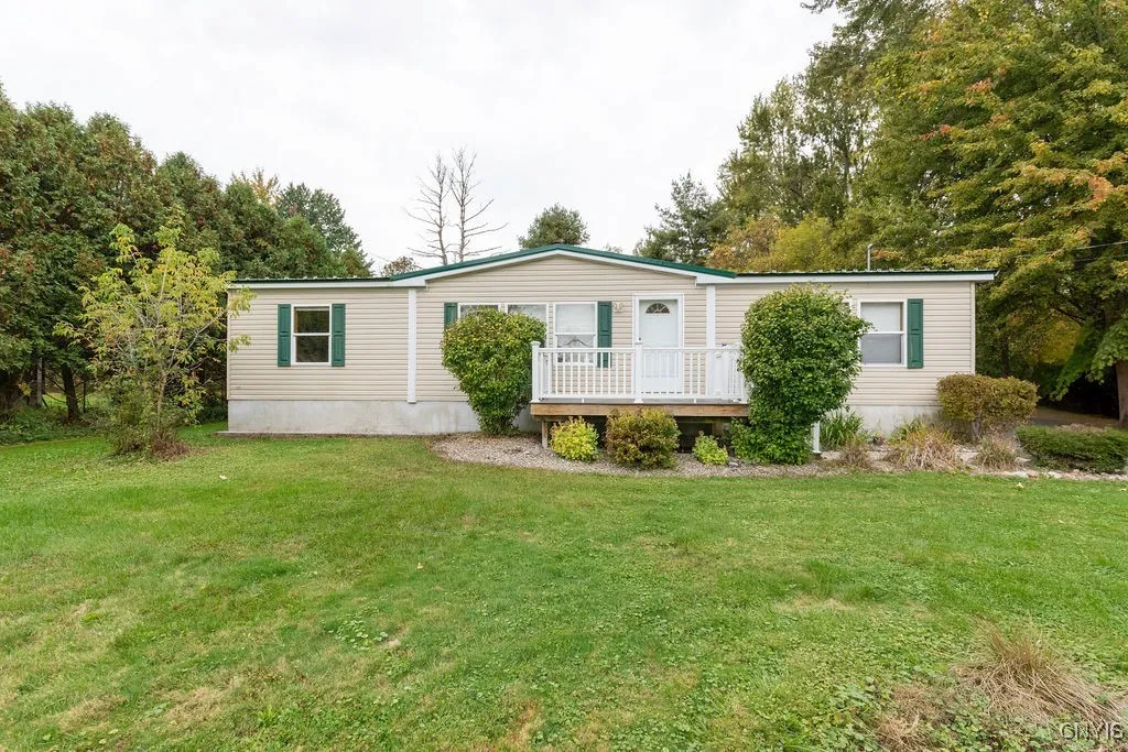 6313 Schepp Road, Manlius, New York 13082, Manlius, New York 13082, 3 Bedrooms Bedrooms, 5 Rooms Rooms,2 BathroomsBathrooms,Residential,For Sale,6313 Schepp Road, Manlius, New York 13082,0,S1643700