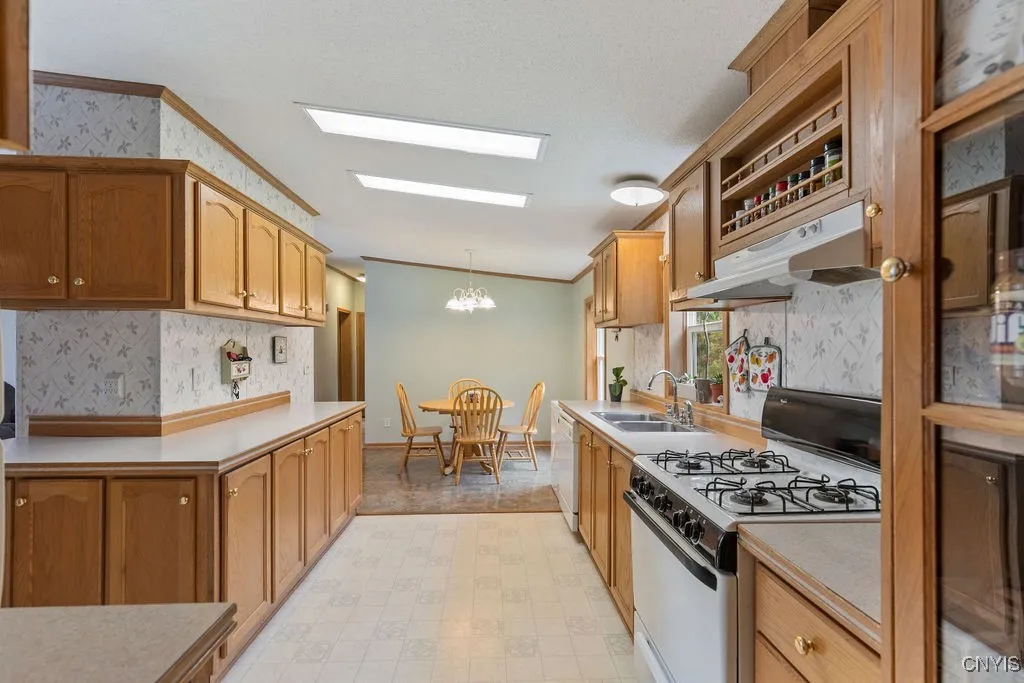 6313 Schepp Road, Manlius, New York 13082, Manlius, New York 13082, 3 Bedrooms Bedrooms, 5 Rooms Rooms,2 BathroomsBathrooms,Residential,For Sale,6313 Schepp Road, Manlius, New York 13082,0,S1643700