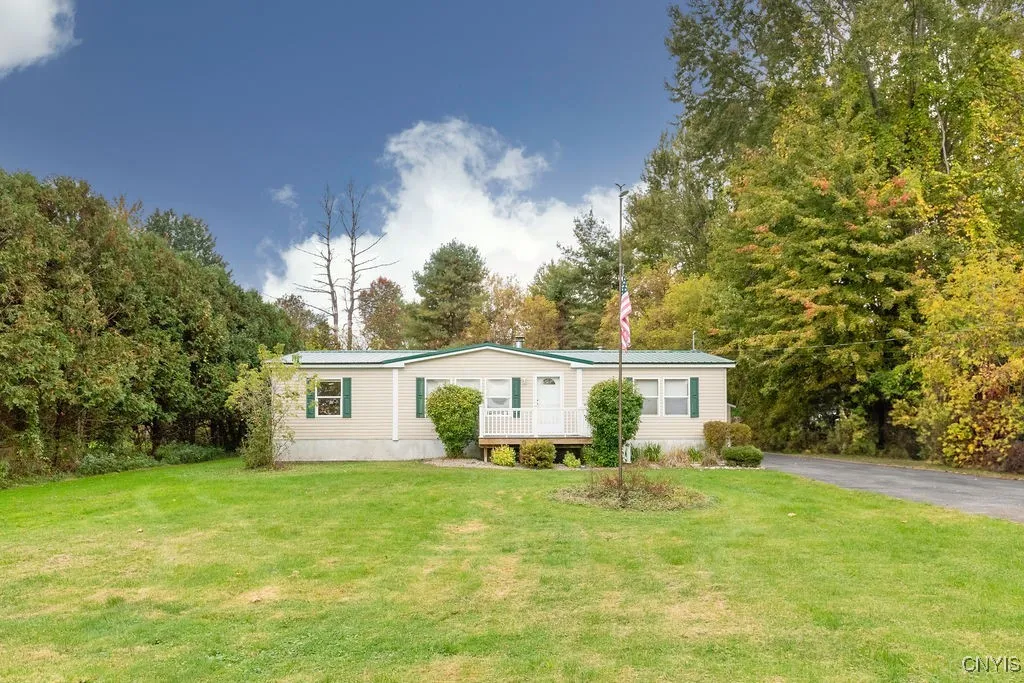 6313 Schepp Road, Manlius, New York 13082, Manlius, New York 13082, 3 Bedrooms Bedrooms, 5 Rooms Rooms,2 BathroomsBathrooms,Residential,For Sale,6313 Schepp Road, Manlius, New York 13082,0,S1643700