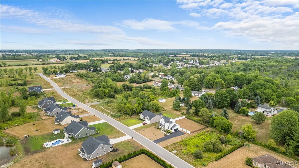 7286 Woodhaven Drive, Lockport Town, New York 1409, Lockport Town, New York 14094, 4 Bedrooms Bedrooms, 10 Rooms Rooms,2 BathroomsBathrooms,Residential,For Sale,7286 Woodhaven Drive, Lockport Town, New York 1409,0,B1643541