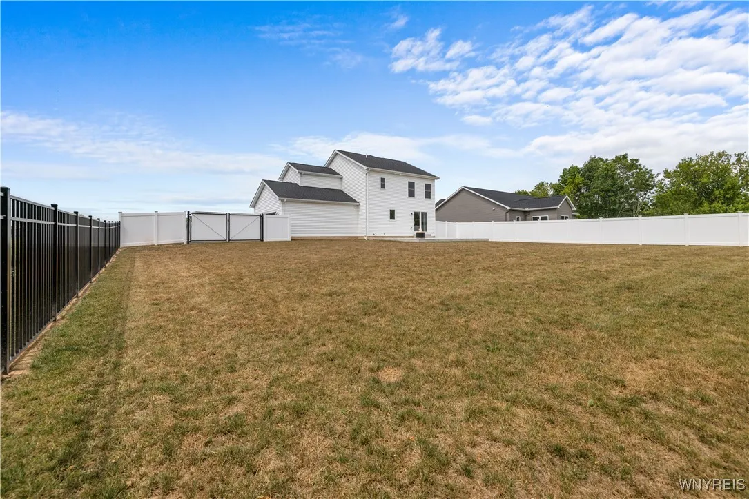 7286 Woodhaven Drive, Lockport Town, New York 1409, Lockport Town, New York 14094, 4 Bedrooms Bedrooms, 10 Rooms Rooms,2 BathroomsBathrooms,Residential,For Sale,7286 Woodhaven Drive, Lockport Town, New York 1409,0,B1643541