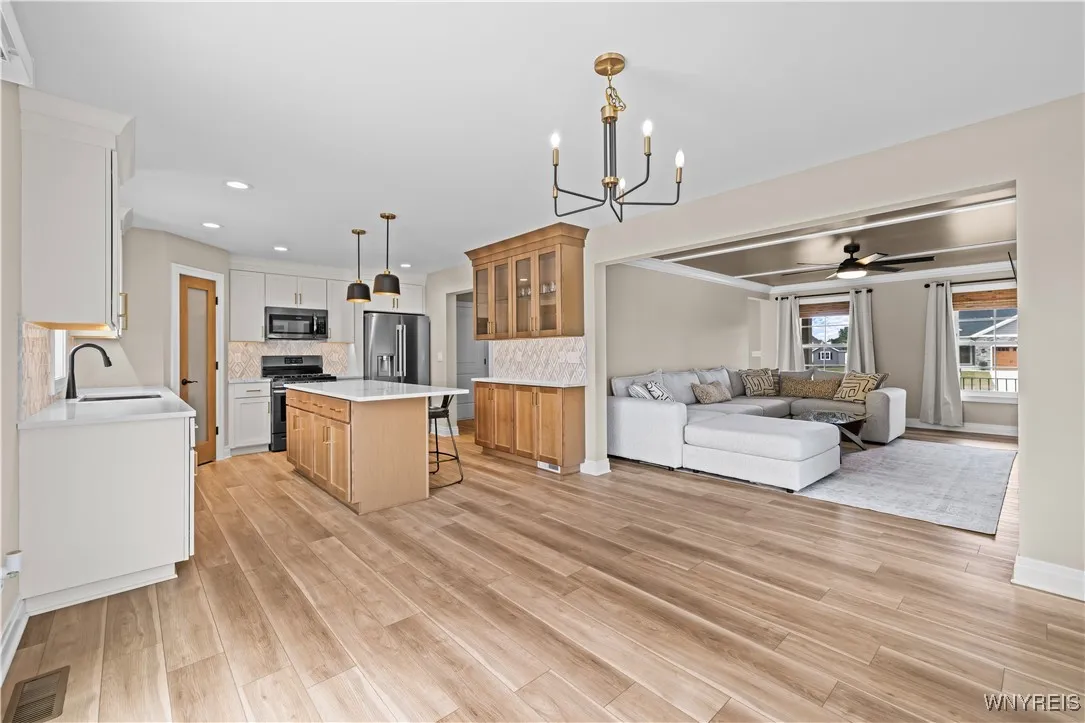 7286 Woodhaven Drive, Lockport Town, New York 1409, Lockport Town, New York 14094, 4 Bedrooms Bedrooms, 10 Rooms Rooms,2 BathroomsBathrooms,Residential,For Sale,7286 Woodhaven Drive, Lockport Town, New York 1409,0,B1643541