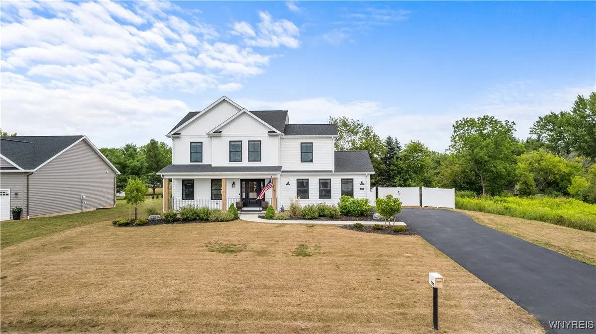 7286 Woodhaven Drive, Lockport Town, New York 1409, Lockport Town, New York 14094, 4 Bedrooms Bedrooms, 10 Rooms Rooms,2 BathroomsBathrooms,Residential,For Sale,7286 Woodhaven Drive, Lockport Town, New York 1409,0,B1643541