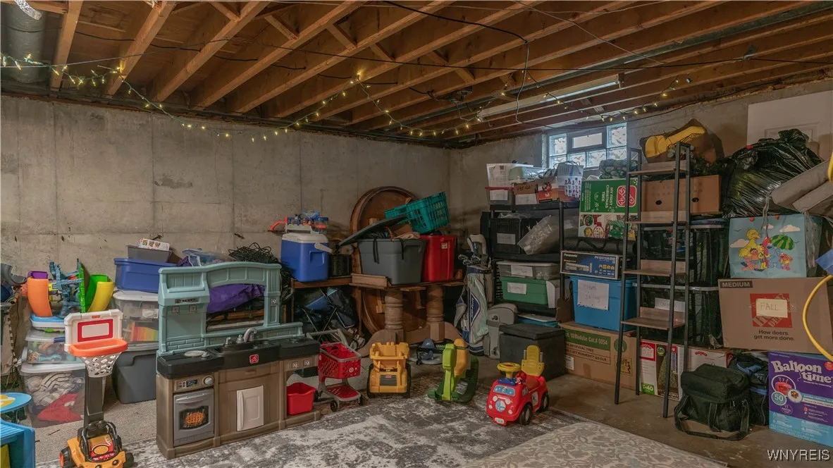 320 Shetland Drive, Amherst, New York 14221, Amherst, New York 14221, 3 Bedrooms Bedrooms, 7 Rooms Rooms,1 BathroomBathrooms,Residential,For Sale,320 Shetland Drive, Amherst, New York 14221,0,B1643142