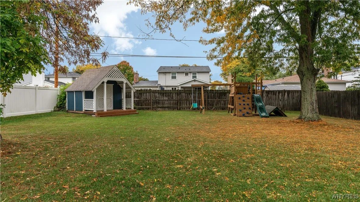 320 Shetland Drive, Amherst, New York 14221, Amherst, New York 14221, 3 Bedrooms Bedrooms, 7 Rooms Rooms,1 BathroomBathrooms,Residential,For Sale,320 Shetland Drive, Amherst, New York 14221,0,B1643142