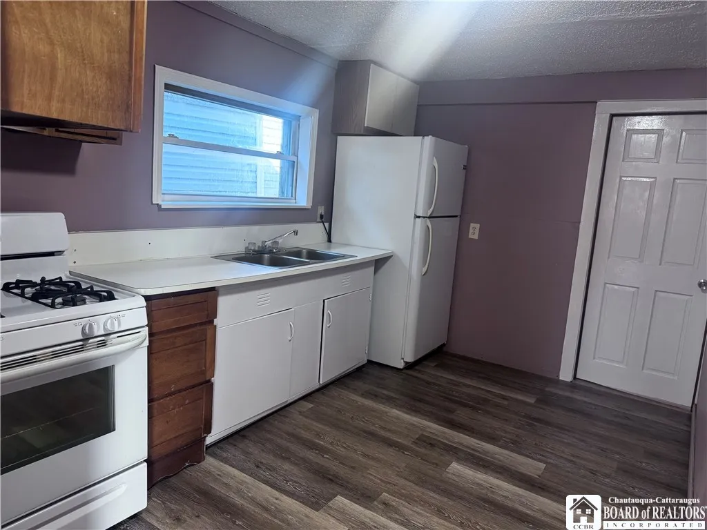 50 West 2nd Street, Dunkirk, New York 14048, Dunkirk, New York 14048, 4 Bedrooms Bedrooms, 9 Rooms Rooms,1 BathroomBathrooms,Residential,For Sale,50 West 2nd Street, Dunkirk, New York 14048,0,R1643746
