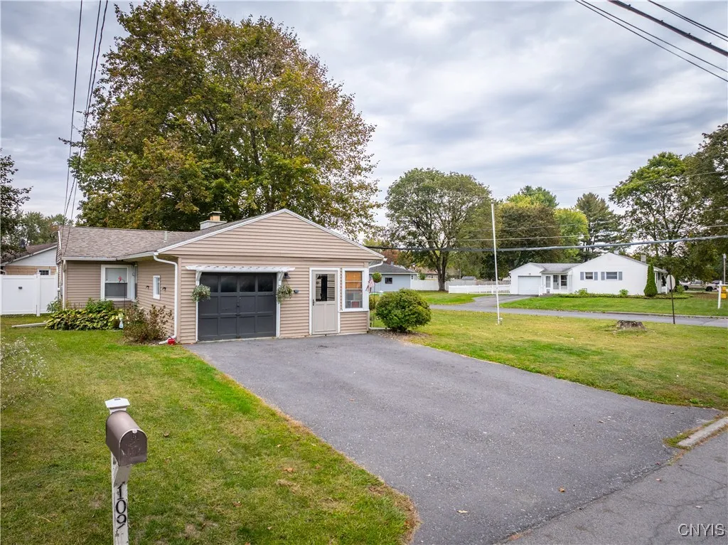 109 Glen Road South, Rome, New York 13440, Rome, New York 13440, 3 Bedrooms Bedrooms, 7 Rooms Rooms,1 BathroomBathrooms,Residential,For Sale,109 Glen Road South, Rome, New York 13440,0,S1643435