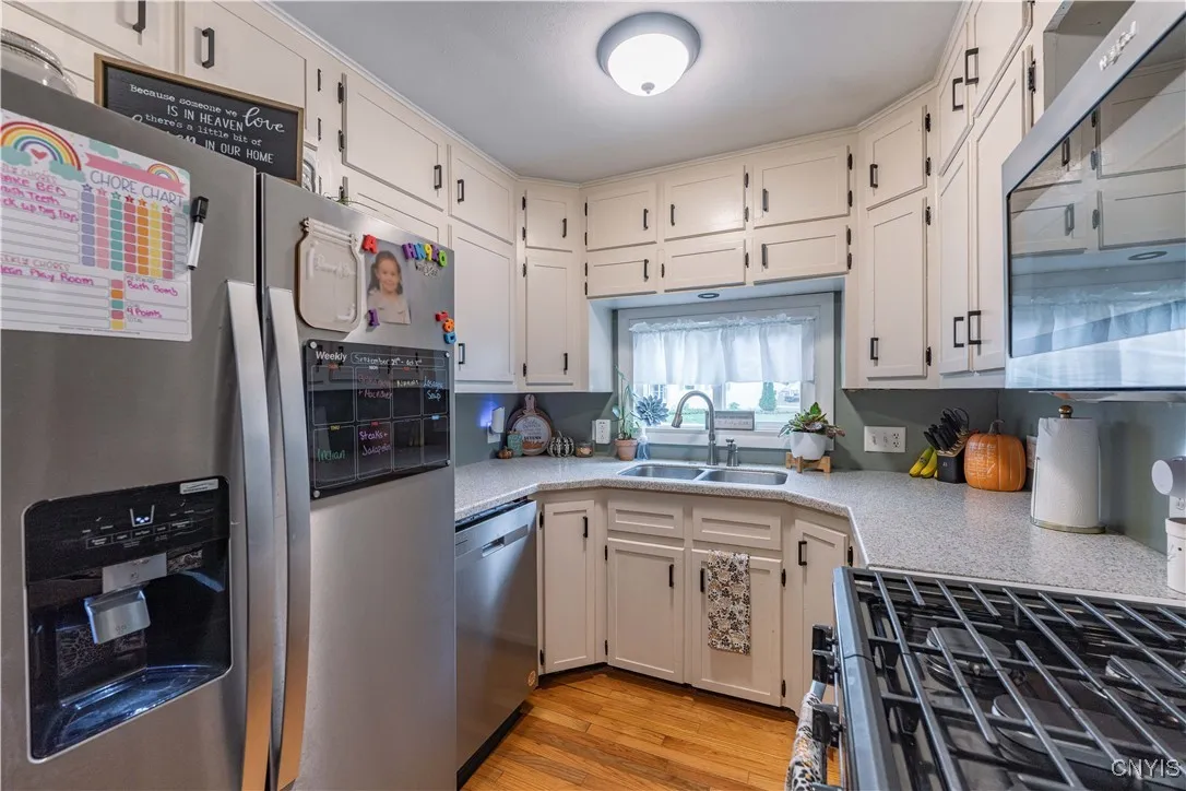 109 Glen Road South, Rome, New York 13440, Rome, New York 13440, 3 Bedrooms Bedrooms, 7 Rooms Rooms,1 BathroomBathrooms,Residential,For Sale,109 Glen Road South, Rome, New York 13440,0,S1643435