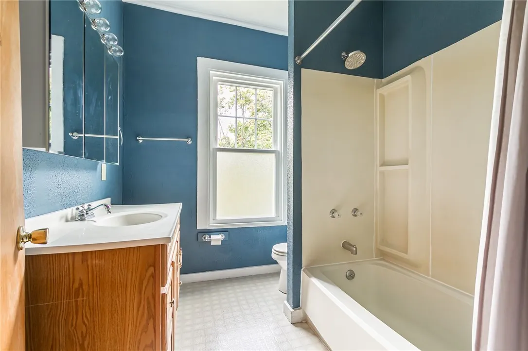 177-179 Gibson Street, Canandaigua City, New York, Canandaigua City, New York 14424, 6 Bedrooms Bedrooms, ,3 BathroomsBathrooms,Residential,For Sale,177-179 Gibson Street, Canandaigua City, New York ,0,R1643553