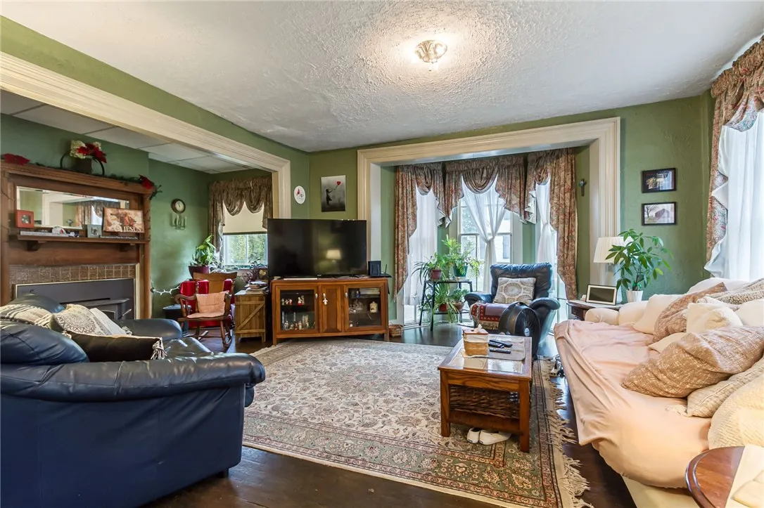 177-179 Gibson Street, Canandaigua City, New York, Canandaigua City, New York 14424, 6 Bedrooms Bedrooms, ,3 BathroomsBathrooms,Residential,For Sale,177-179 Gibson Street, Canandaigua City, New York ,0,R1643553