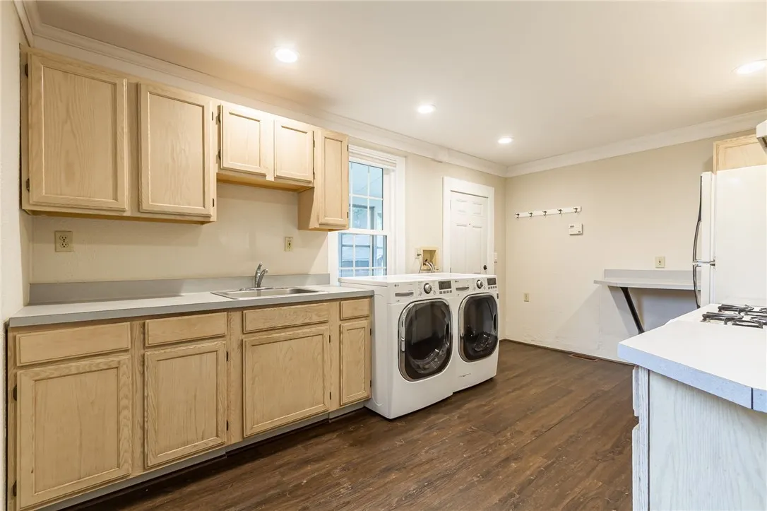 177-179 Gibson Street, Canandaigua City, New York, Canandaigua City, New York 14424, 6 Bedrooms Bedrooms, ,3 BathroomsBathrooms,Residential,For Sale,177-179 Gibson Street, Canandaigua City, New York ,0,R1643553