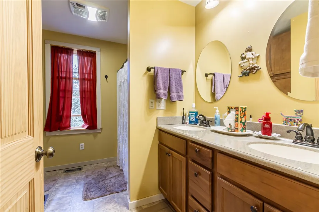 177-179 Gibson Street, Canandaigua City, New York, Canandaigua City, New York 14424, 6 Bedrooms Bedrooms, ,3 BathroomsBathrooms,Residential,For Sale,177-179 Gibson Street, Canandaigua City, New York ,0,R1643553