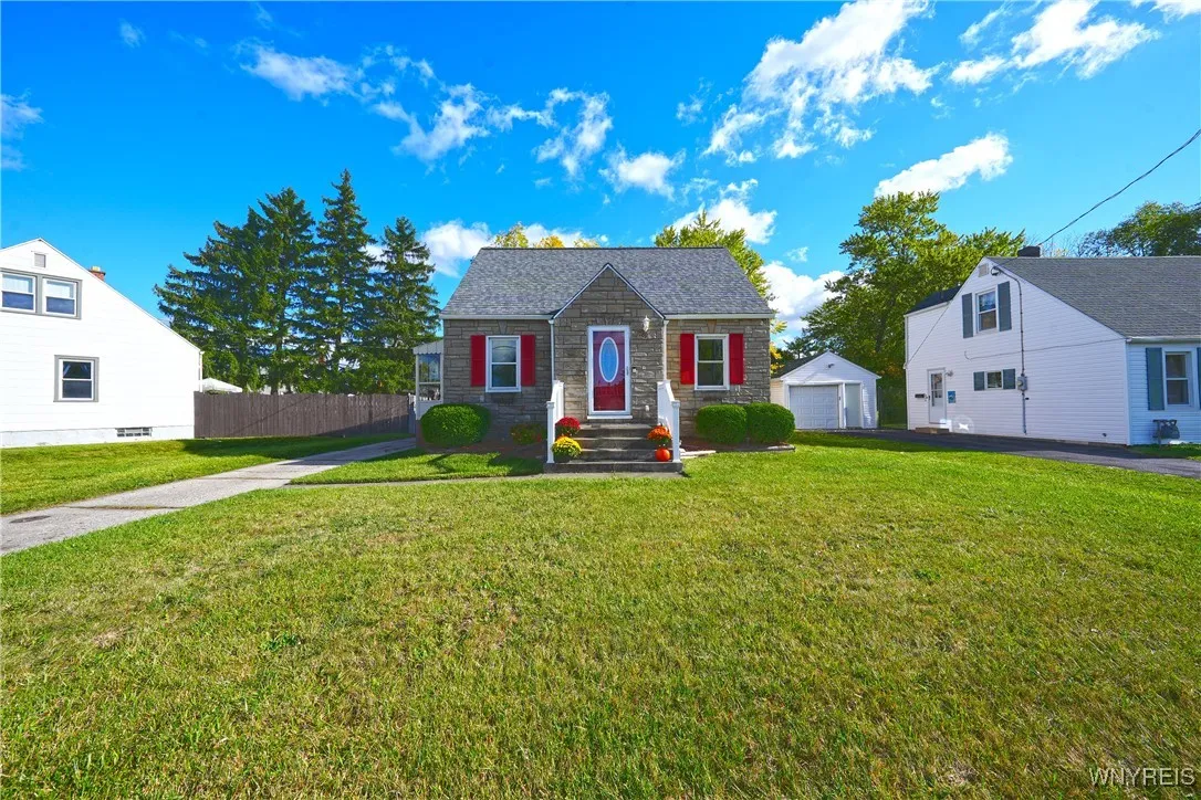 1789 Eggert Road, Amherst, New York 14226, Amherst, New York 14226, 3 Bedrooms Bedrooms, 6 Rooms Rooms,1 BathroomBathrooms,Residential,For Sale,1789 Eggert Road, Amherst, New York 14226,0,B1641109