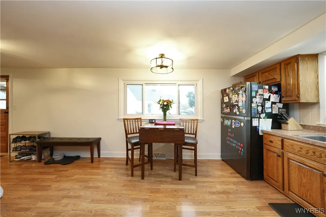 1789 Eggert Road, Amherst, New York 14226, Amherst, New York 14226, 3 Bedrooms Bedrooms, 6 Rooms Rooms,1 BathroomBathrooms,Residential,For Sale,1789 Eggert Road, Amherst, New York 14226,0,B1641109