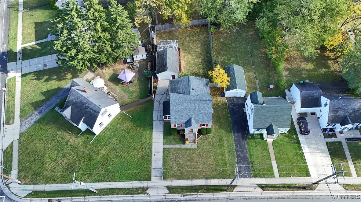 1789 Eggert Road, Amherst, New York 14226, Amherst, New York 14226, 3 Bedrooms Bedrooms, 6 Rooms Rooms,1 BathroomBathrooms,Residential,For Sale,1789 Eggert Road, Amherst, New York 14226,0,B1641109