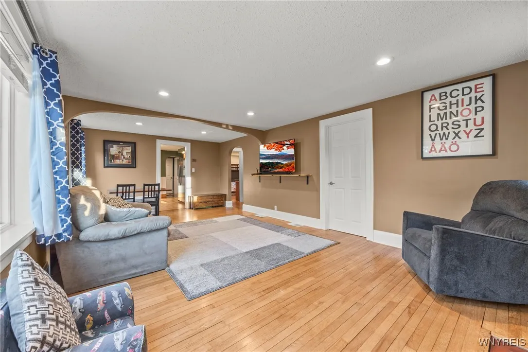 1500 Main Road, Pembroke, New York 14036, Pembroke, New York 14036, 3 Bedrooms Bedrooms, 8 Rooms Rooms,1 BathroomBathrooms,Residential,For Sale,1500 Main Road, Pembroke, New York 14036,0,B1643515