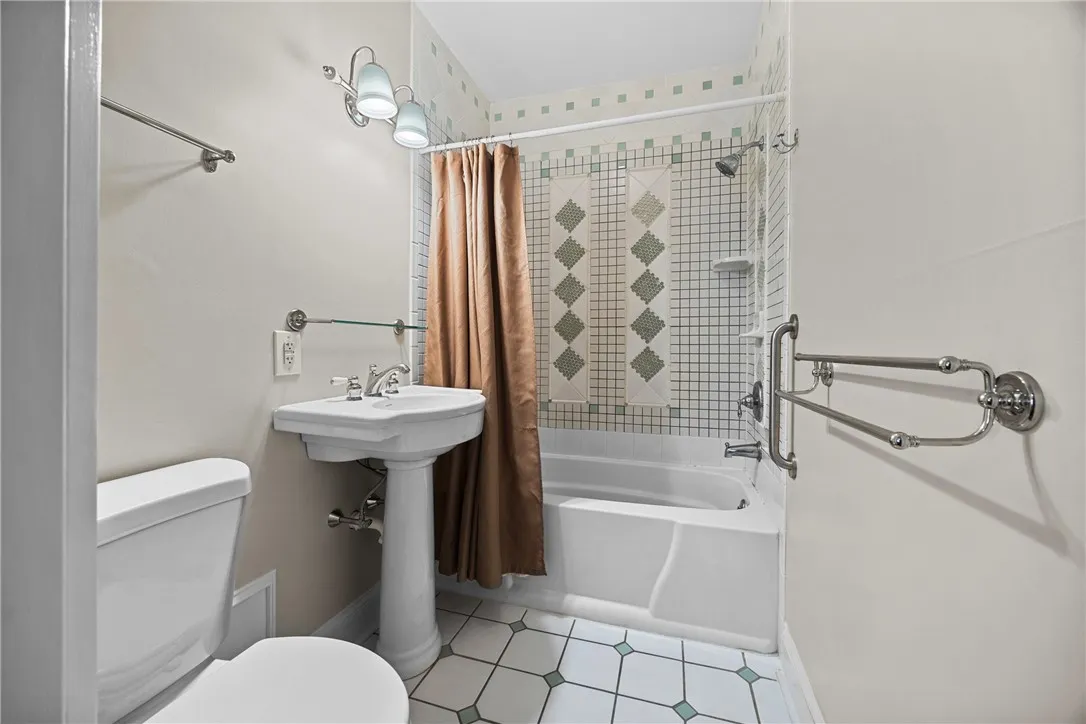 1028 Yale Station Road, Varick, New York 14456, Varick, New York 14456, 6 Bedrooms Bedrooms, 12 Rooms Rooms,6 BathroomsBathrooms,Residential,For Sale,1028 Yale Station Road, Varick, New York 14456,0,R1643068