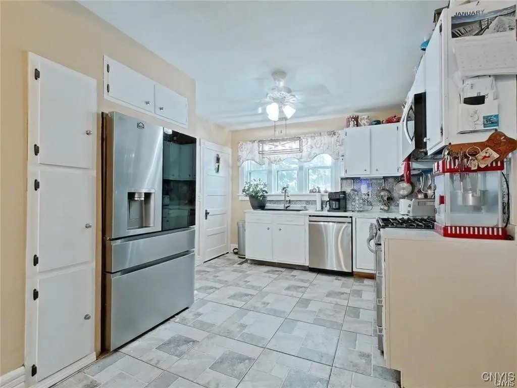 801 West Thomas Street, Rome, New York 13440, Rome, New York 13440, 4 Bedrooms Bedrooms, 9 Rooms Rooms,2 BathroomsBathrooms,Residential,For Sale,801 West Thomas Street, Rome, New York 13440,0,S1643526