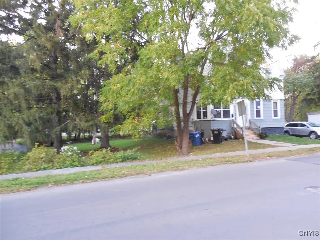 424 Atlantic, Syracuse, New York 13207, Syracuse, New York 13207, 4 Bedrooms Bedrooms, 9 Rooms Rooms,1 BathroomBathrooms,Residential,For Sale,424 Atlantic, Syracuse, New York 13207,0,S1641502