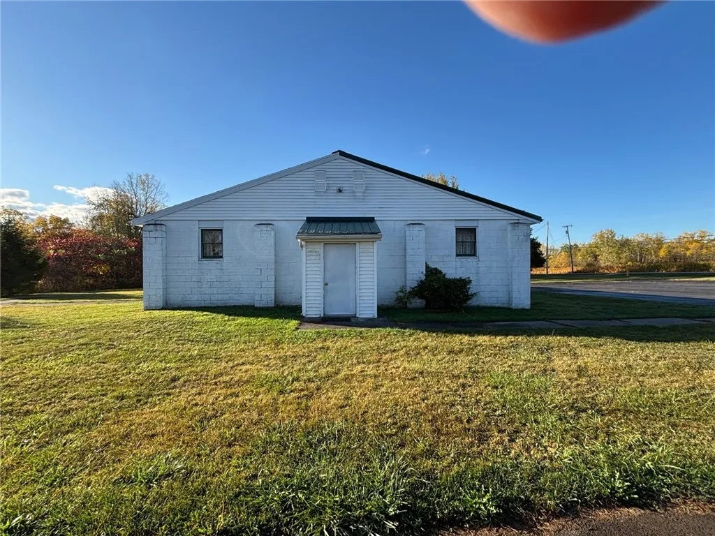 5775 Holley-byron Road, Clarendon, New York 14429, Clarendon, New York 14429, 3 Rooms Rooms,Residential,For Sale,5775 Holley-byron Road, Clarendon, New York 14429,0,R1643780