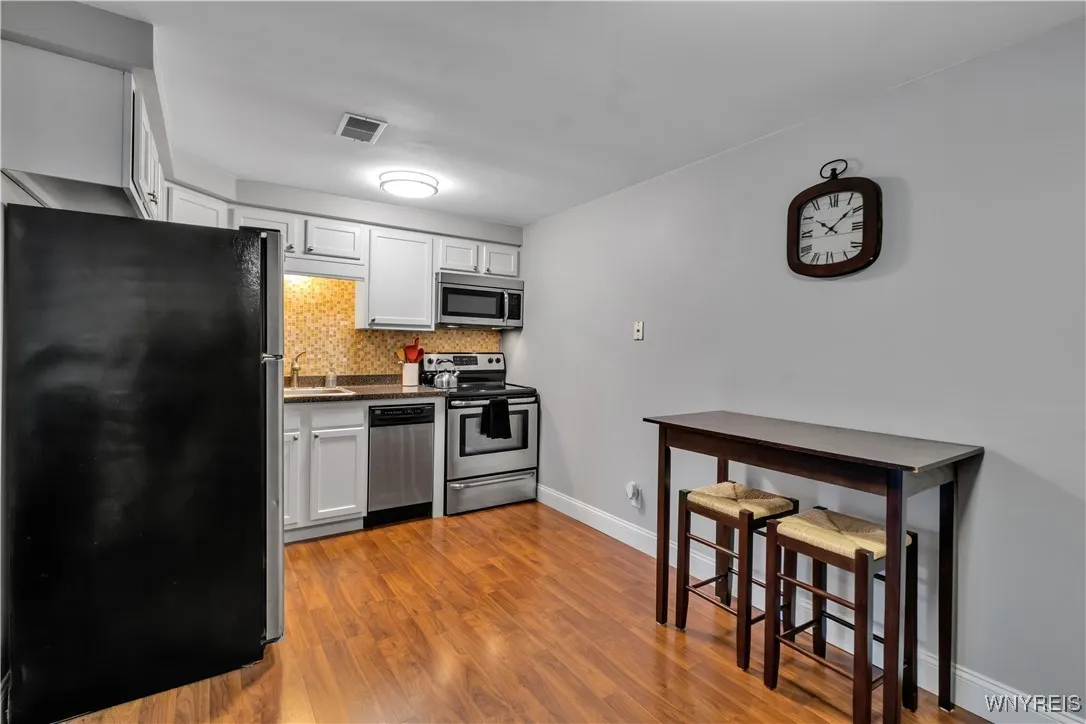 770 West Ferry Street 16a, Buffalo, New York 14222, Buffalo, New York 14222, 1 Bedroom Bedrooms, 4 Rooms Rooms,1 BathroomBathrooms,Residential,For Sale,770 West Ferry Street 16a, Buffalo, New York 14222,0,B1643555