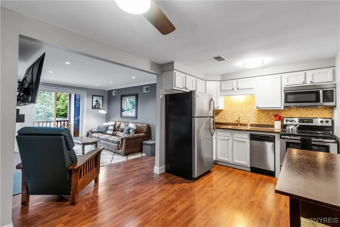 770 West Ferry Street 16a, Buffalo, New York 14222, Buffalo, New York 14222, 1 Bedroom Bedrooms, 4 Rooms Rooms,1 BathroomBathrooms,Residential,For Sale,770 West Ferry Street 16a, Buffalo, New York 14222,0,B1643555