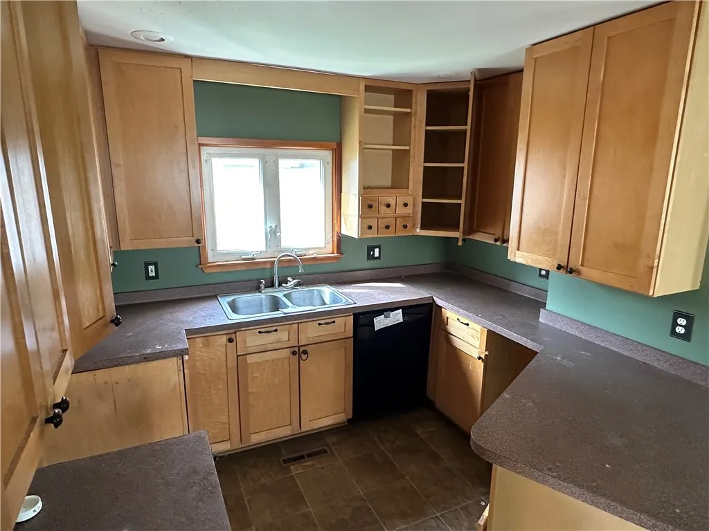 31 1st Avenue, Franklinville, New York 14737, Franklinville, New York 14737, 3 Bedrooms Bedrooms, 10 Rooms Rooms,2 BathroomsBathrooms,Residential,For Sale,31 1st Avenue, Franklinville, New York 14737,0,R1643472