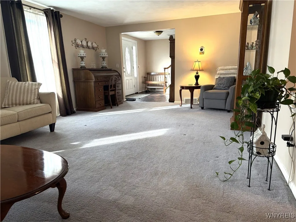 Plenty of room for even large furniture pieces.