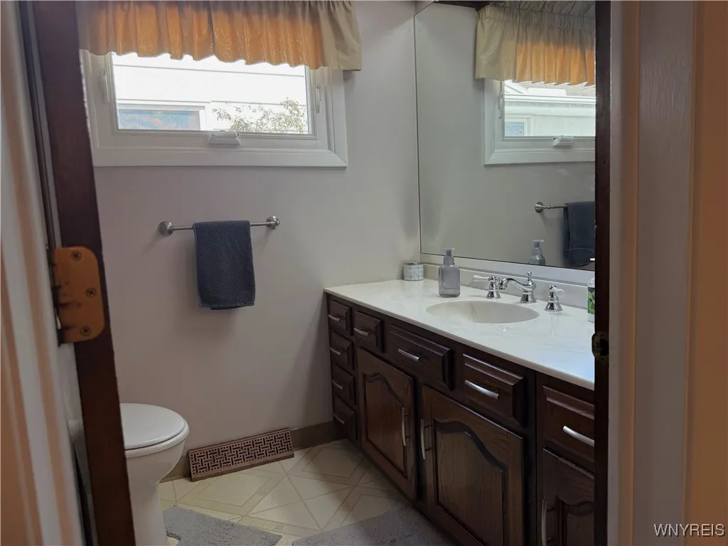 Recently updated half bath.
