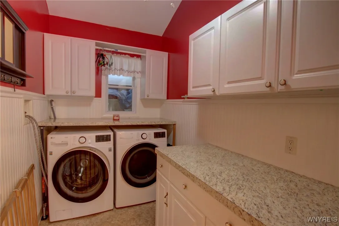 52 Meadowlawn Road, Orchard Park, New York 14127, Orchard Park, New York 14127, 3 Bedrooms Bedrooms, 9 Rooms Rooms,2 BathroomsBathrooms,Residential,For Sale,52 Meadowlawn Road, Orchard Park, New York 14127,0,B1643307