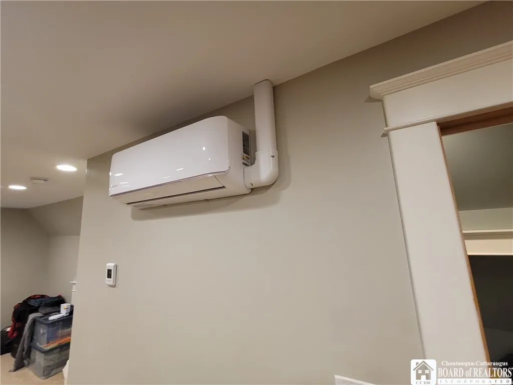 101 North Everett Avenue, Jamestown, New York 1470, Jamestown, New York 14701, 4 Bedrooms Bedrooms, 8 Rooms Rooms,1 BathroomBathrooms,Residential,For Sale,101 North Everett Avenue, Jamestown, New York 1470,0,R1643458