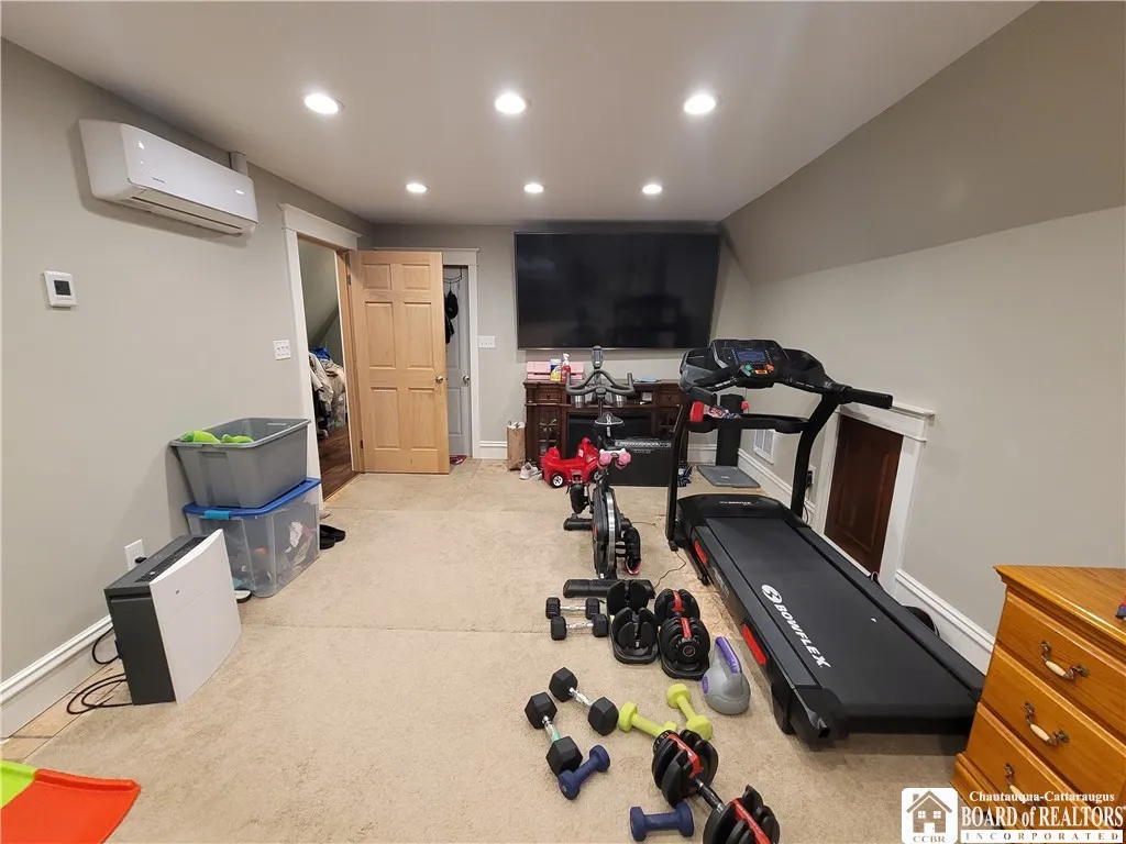 101 North Everett Avenue, Jamestown, New York 1470, Jamestown, New York 14701, 4 Bedrooms Bedrooms, 8 Rooms Rooms,1 BathroomBathrooms,Residential,For Sale,101 North Everett Avenue, Jamestown, New York 1470,0,R1643458