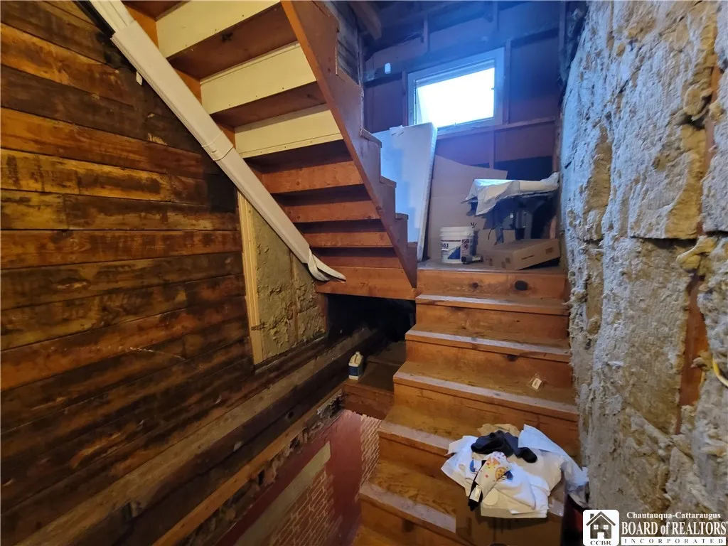 101 North Everett Avenue, Jamestown, New York 1470, Jamestown, New York 14701, 4 Bedrooms Bedrooms, 8 Rooms Rooms,1 BathroomBathrooms,Residential,For Sale,101 North Everett Avenue, Jamestown, New York 1470,0,R1643458