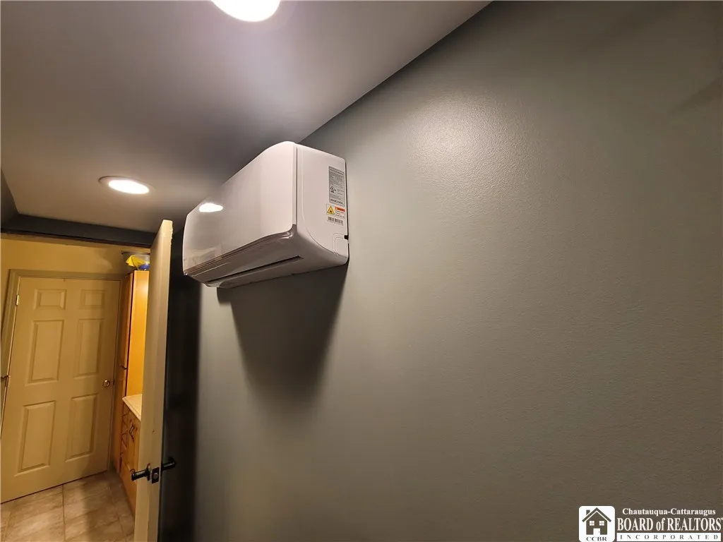 101 North Everett Avenue, Jamestown, New York 1470, Jamestown, New York 14701, 4 Bedrooms Bedrooms, 8 Rooms Rooms,1 BathroomBathrooms,Residential,For Sale,101 North Everett Avenue, Jamestown, New York 1470,0,R1643458