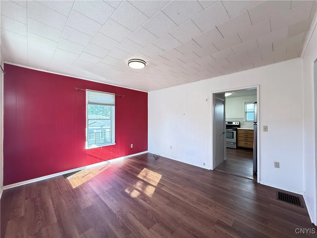 210 East 11th Street, Oswego, New York 13126, Oswego, New York 13126, 3 Bedrooms Bedrooms, 6 Rooms Rooms,2 BathroomsBathrooms,Residential,For Sale,210 East 11th Street, Oswego, New York 13126,0,S1643437