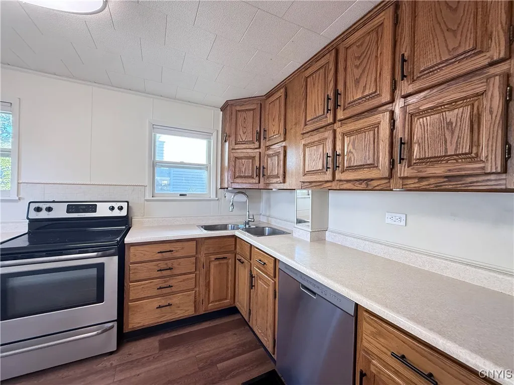 210 East 11th Street, Oswego, New York 13126, Oswego, New York 13126, 3 Bedrooms Bedrooms, 6 Rooms Rooms,2 BathroomsBathrooms,Residential,For Sale,210 East 11th Street, Oswego, New York 13126,0,S1643437